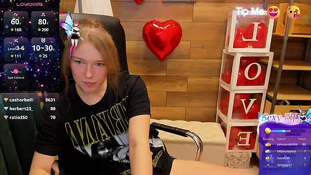 Snapshot of _fiona_Love chatting on 03.11.25  fiona Love online show from 03.11.25