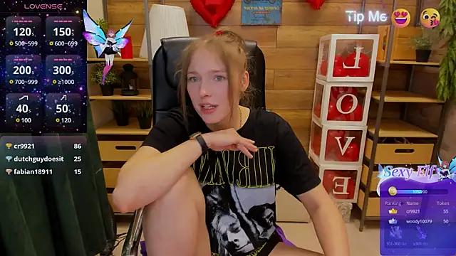 Snapshot of _fiona_Love chatting on 03.19.25  fiona Love online show from 03.19.25