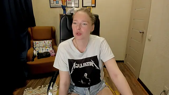  fiona Love online show from 05.13.26