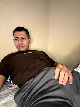 Snapshot of steven_clain chatting on 11.08.25 steven clain online show from 11.08.25