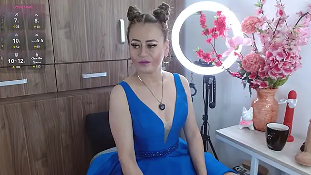 Snapshot of magenta_maturr chatting on 11.10.25 magenta maturr online show from 11.10.25