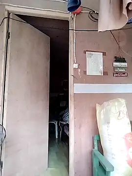 lickmepussy21 online show from 12.18.25