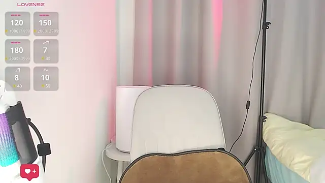 Snapshot of Anne-Sweet chatting on 01.14.25 Anne-Sweet online show from 01.14.25