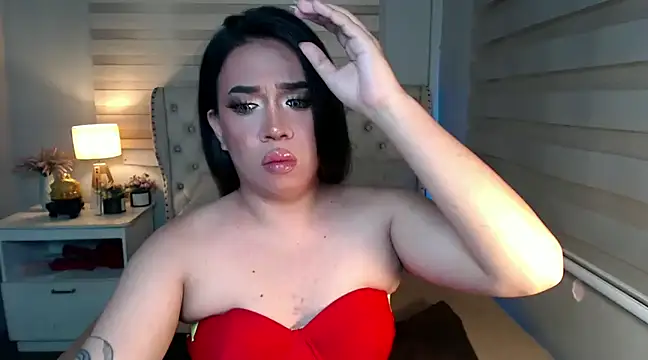 Snapshot of RebecaNextToYou chatting on 02.16.25 RebecaNextToYou online show from 02.16.25