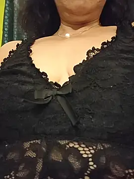 Snapshot of Susannemilf chatting on 10.05.25 Susannemilf online show from 10.05.25