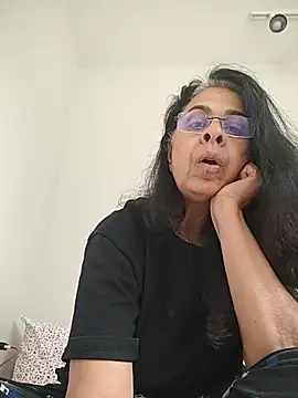 Susannemilf online show from 11.22.25