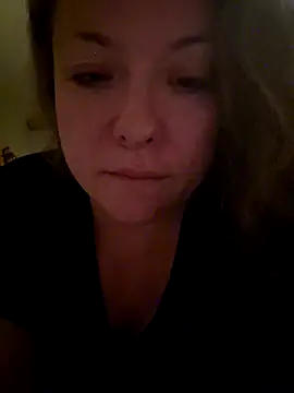 Snapshot of julimonroe chatting on 12.23.25 julimonroe online show from 12.23.25