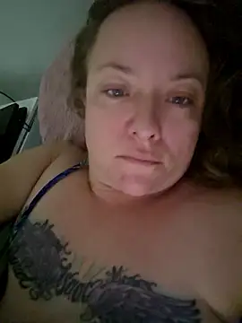 Snapshot of julimonroe chatting on 01.09.26 julimonroe online show from 01.09.26