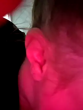 Snapshot of julimonroe chatting on 02.15.26 julimonroe online show from 02.15.26