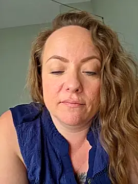 julimonroe online show from 04.18.26