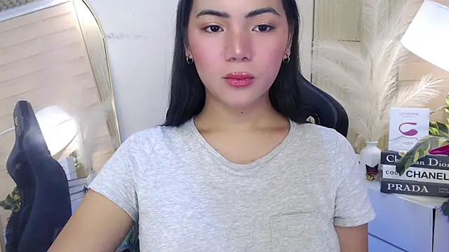 Snapshot of Martha_pookerxxx chatting on 11.25.25 Martha pookerxxx online show from 11.25.25