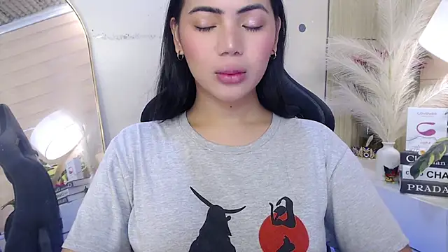 Snapshot of Martha_pookerxxx chatting on 12.04.25 Martha pookerxxx online show from 12.04.25