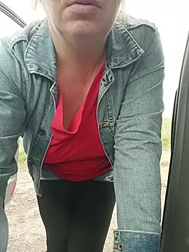 Snapshot of Saysomething3 chatting on 11.09.25 Saysomething3 online show from 11.09.25