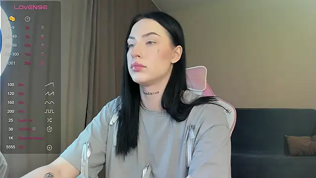 JenniferQueen11 online show from 01.10.25