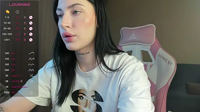 JenniferQueen11 online show from 02.06.25