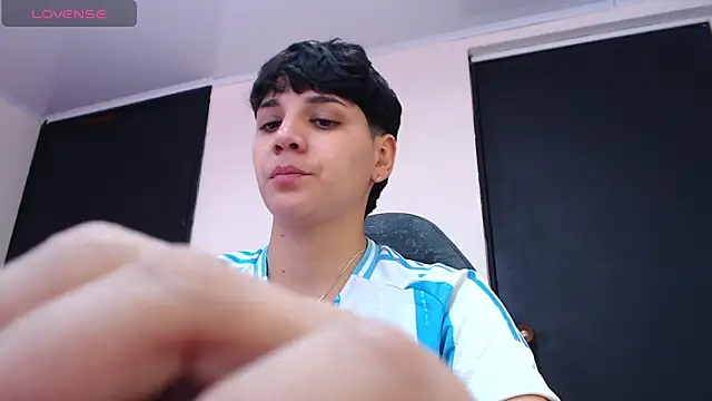 Snapshot of bad_giirl_ chatting on 12.18.24 bad giirl  online show from 12.18.24