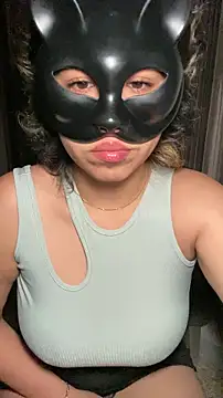 nenalayla online show from 12.16.25