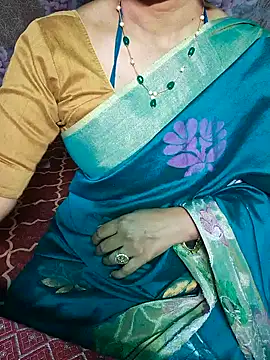 Snapshot of XBHUUME chatting on 01.29.25 XBHUUME online show from 01.29.25