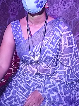 Snapshot of XBHUUME chatting on 10.30.25 XBHUUME online show from 10.30.25