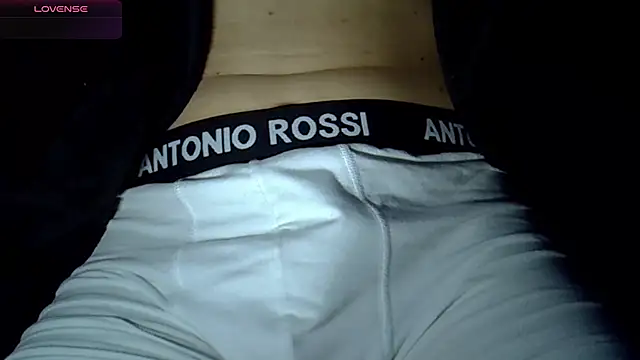 Snapshot of VirtualPear chatting on 10.11.25 VirtualPear online show from 10.11.25