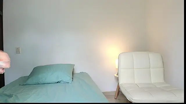 Snapshot of carminaurmommy chatting on 12.17.24 carminaurmommy online show from 12.17.24