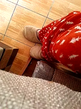 feet toes online show from 03.05.25