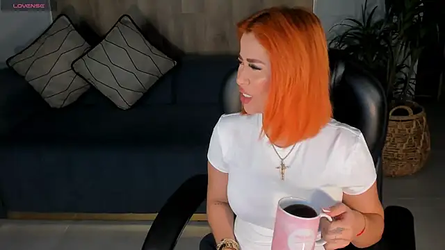 Snapshot of MadelineFox chatting on 09.09.25 MadelineFox online show from 09.09.25