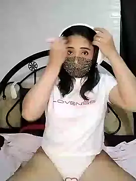 Snapshot of _Shimmerlyn_ chatting on 12.22.24 Shimmerlyn online show from 12.22.24