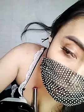 Snapshot of _Shimmerlyn_ chatting on 02.15.25 Shimmerlyn online show from 02.15.25