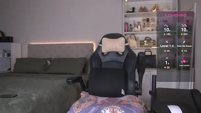 Snapshot of JohannaRodriguez69 chatting on 12.20.24 JohannaRodriguez69 online show from 12.20.24