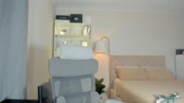 Snapshot of JohannaRodriguez69 chatting on 11.25.25 JohannaRodriguez69 online show from 11.25.25