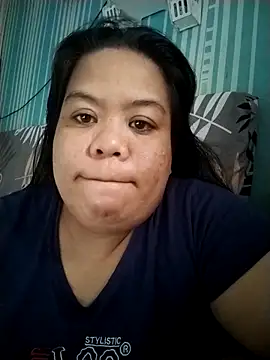 Snapshot of xxsweetshybabe chatting on 10.17.25 xxsweetshybabe online show from 10.17.25