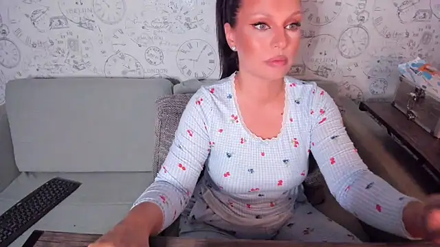 LondonBadGirl online show from 06.08.26