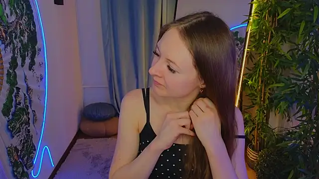 Snapshot of freya_nilsson chatting on 12.22.24 freya nilsson online show from 12.22.24