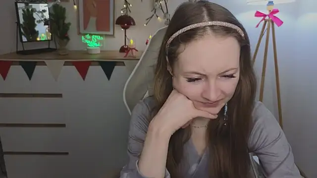 Snapshot of freya_nilsson chatting on 12.24.24 freya nilsson online show from 12.24.24