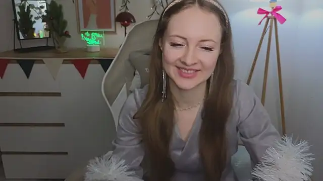 Snapshot of freya_nilsson chatting on 12.24.24 freya nilsson online show from 12.24.24