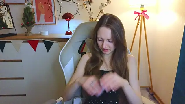 Snapshot of freya_nilsson chatting on 01.11.25 freya nilsson online show from 01.11.25