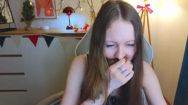 Snapshot of freya_nilsson chatting on 01.11.25 freya nilsson online show from 01.11.25