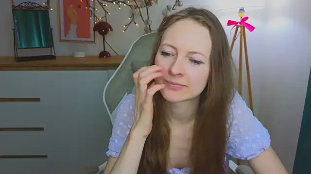 Snapshot of freya_nilsson chatting on 02.04.25 freya nilsson online show from 02.04.25