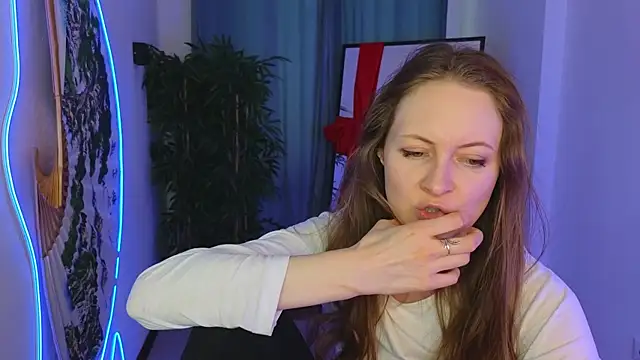 Snapshot of freya_nilsson chatting on 02.09.25 freya nilsson online show from 02.09.25