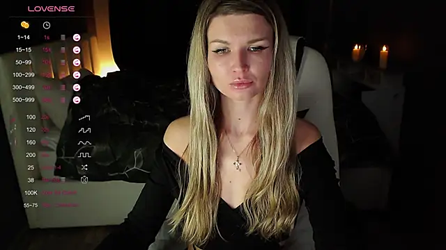 Snapshot of AngelMiaM chatting on 03.01.25 AngelMiaM online show from 03.01.25