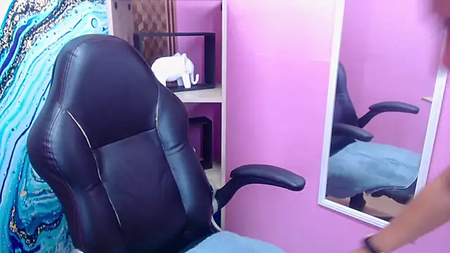 Amy Ronan online show from 10.15.25