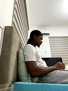 Snapshot of finefinance chatting on 09.18.25 finefinance online show from 09.18.25