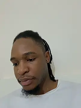 Snapshot of finefinance chatting on 11.21.25 finefinance online show from 11.21.25