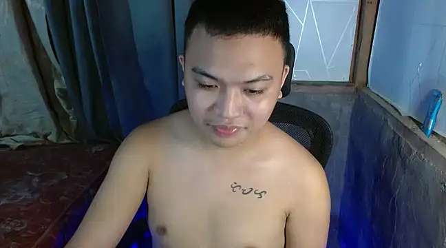 Snapshot of xsweetasian69x chatting on 01.04.25 xsweetasian69x online show from 01.04.25