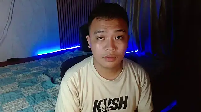 Snapshot of xsweetasian69x chatting on 01.13.25 xsweetasian69x online show from 01.13.25