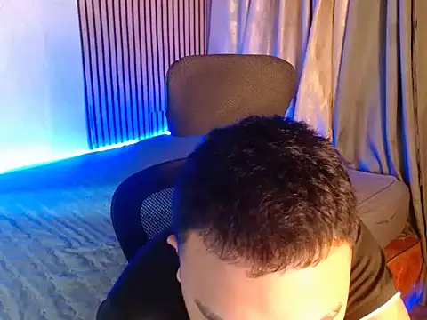 Snapshot of xsweetasian69x chatting on 01.15.25 xsweetasian69x online show from 01.15.25