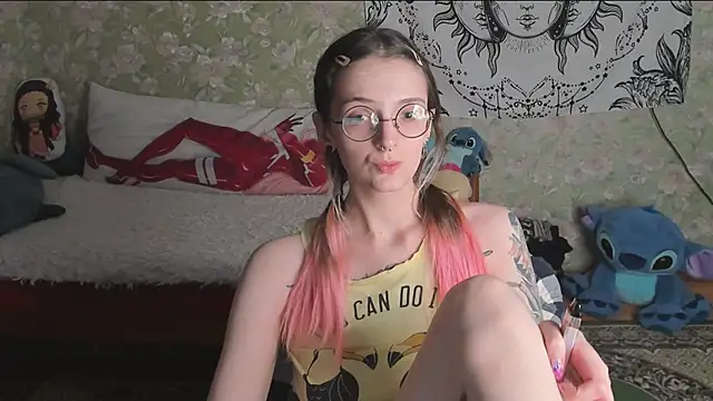 Snapshot of Cutie_Adelia chatting on 05.06.26 Cutie Adelia online show from 05.06.26