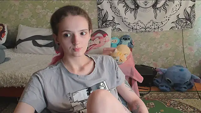 Snapshot of Cutie_Adelia chatting on 07.28.26 Cutie Adelia online show from 07.28.26