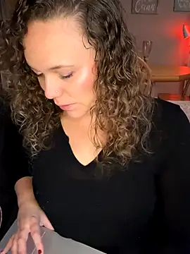 AuroraSummers online show from 11.03.25